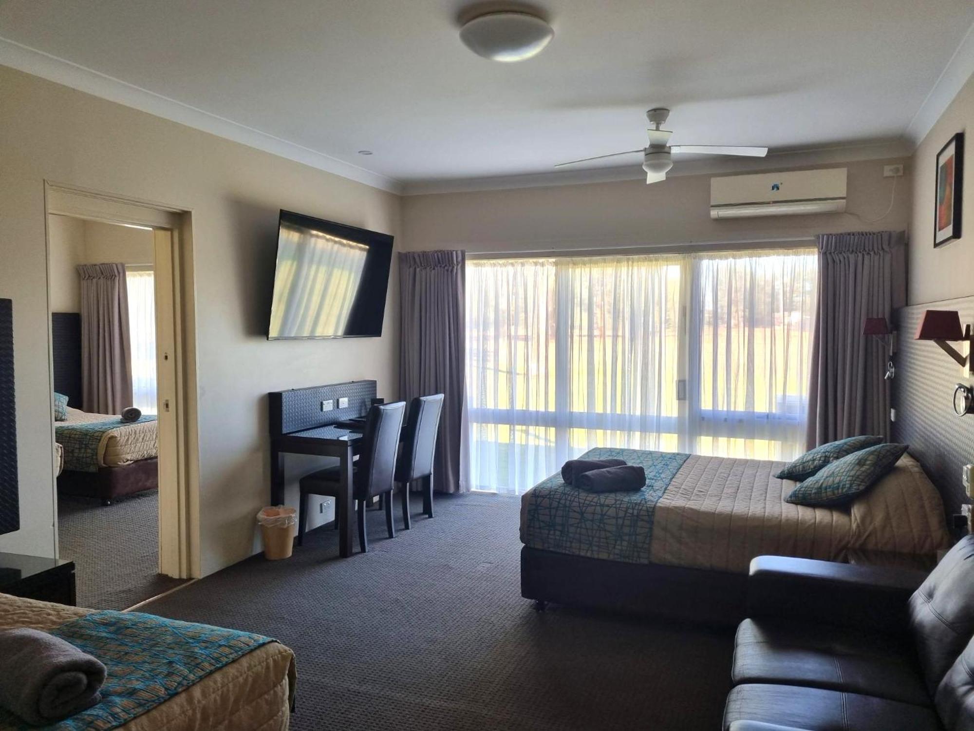 Australian Homestead Motor Lodge Уогга-Уогга Экстерьер фото
